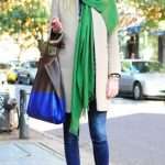 Зеленый шарф: с чем носить и с какими цветами сочетать