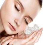Протирать лицо льдом: описание процедуры, влияние на кожу