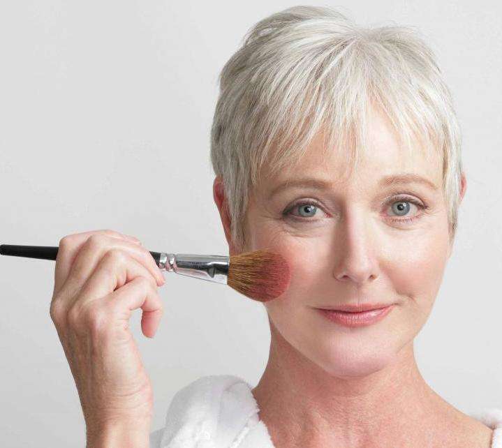 Возрастной макияж для женщин 60 лет