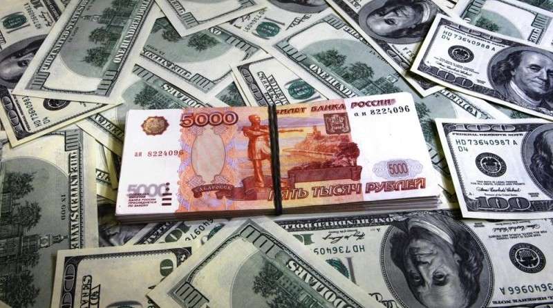 Рубли и валюта