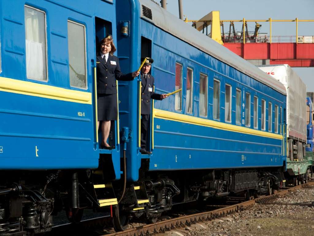 украинская железная дорога фото
